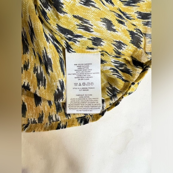 JOIE Yellow and black abstract print ruffle‎ collar top size XS. - Picture 10 of 12